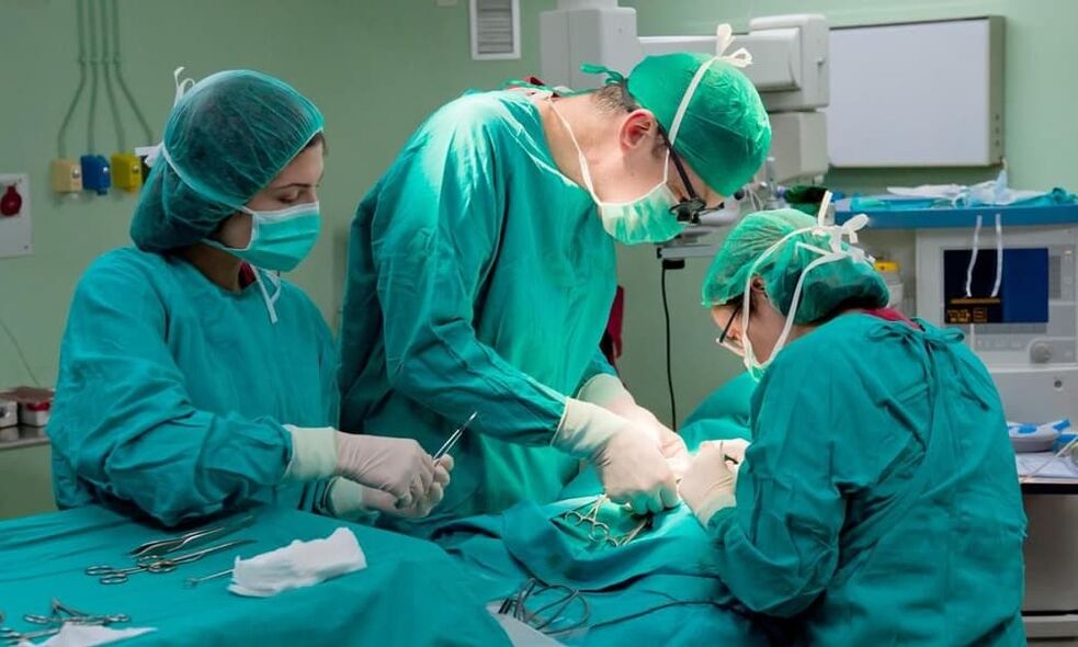 Těžké poškození močového měchýře vyžaduje chirurgický zákrok